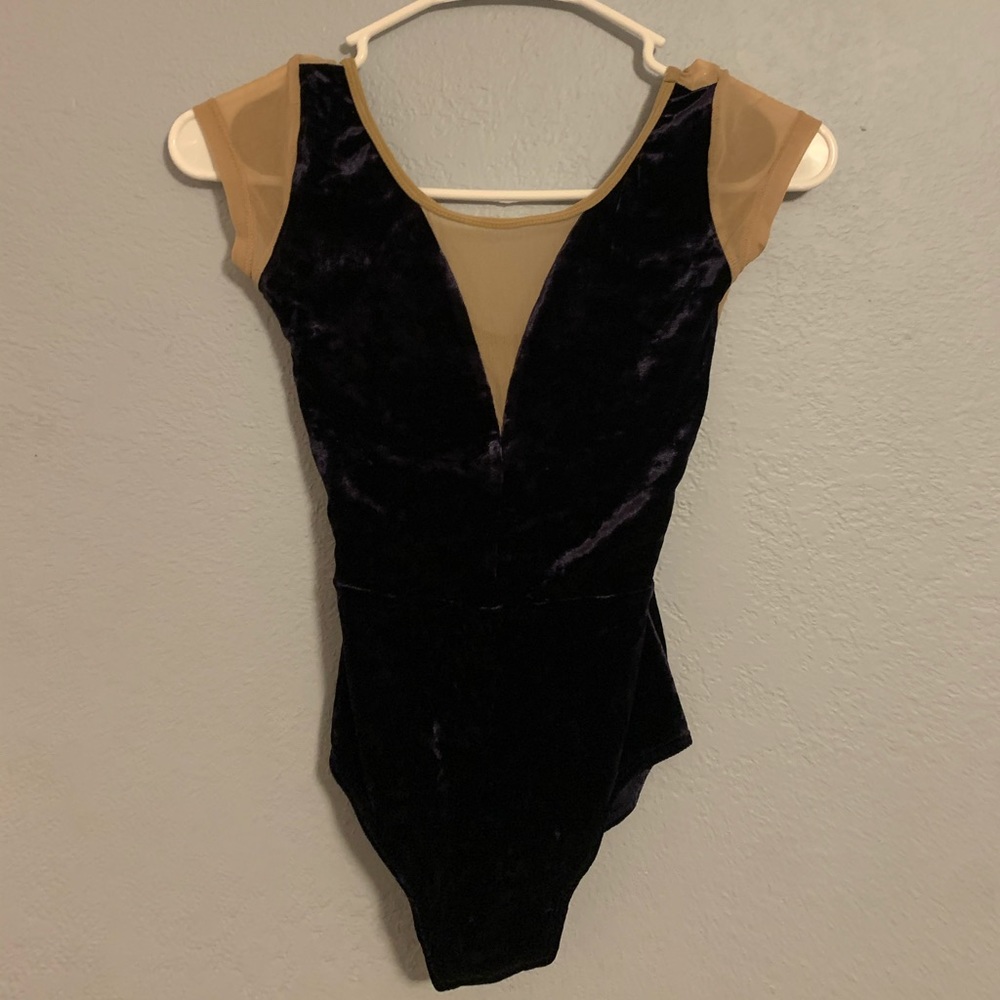 Velvet and nude mesh Leo!!💜